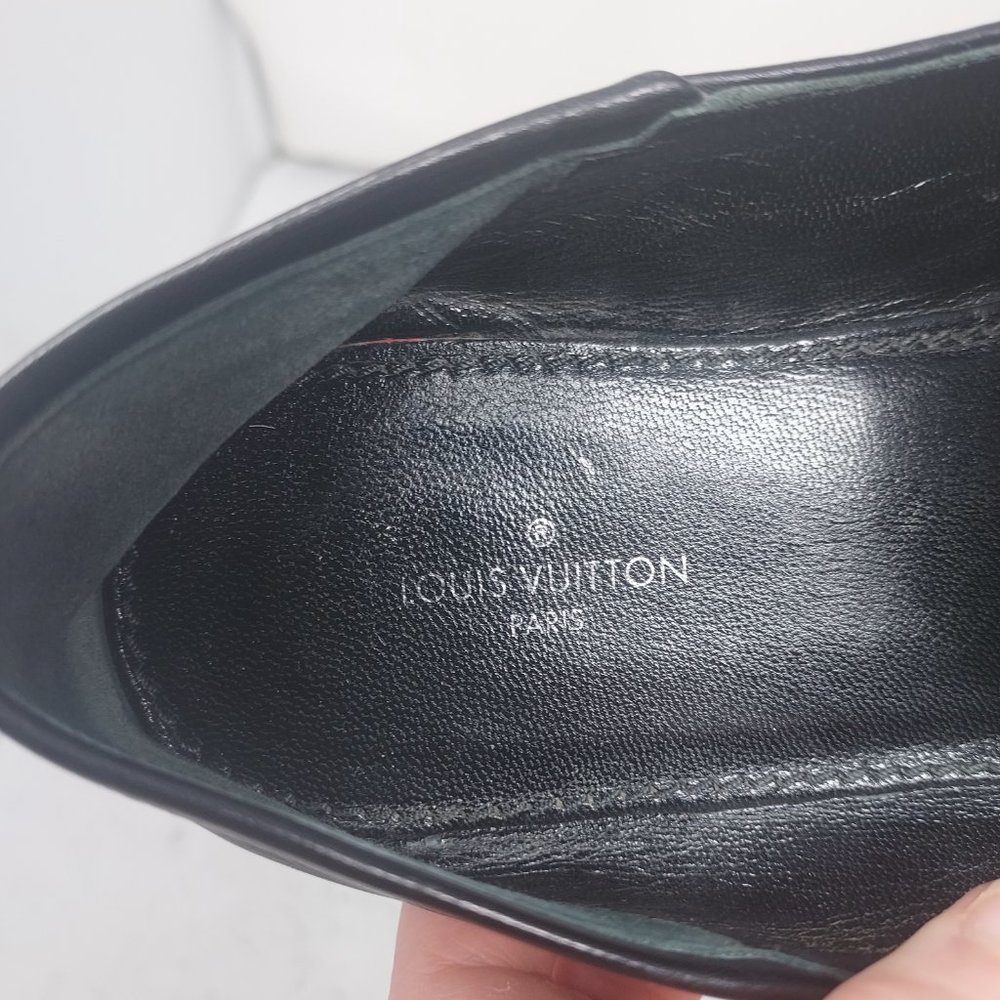 Louis Vuitton Black Gold Chain Loafer - Picture 4 of 12
